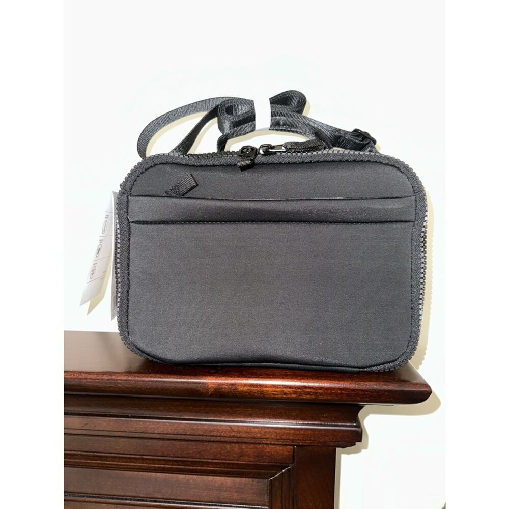 FASHION LUNCH BAG BLACK INSULATED NEOPRENE BLEND TOP HANFLE AND CROSSBODY STRAP